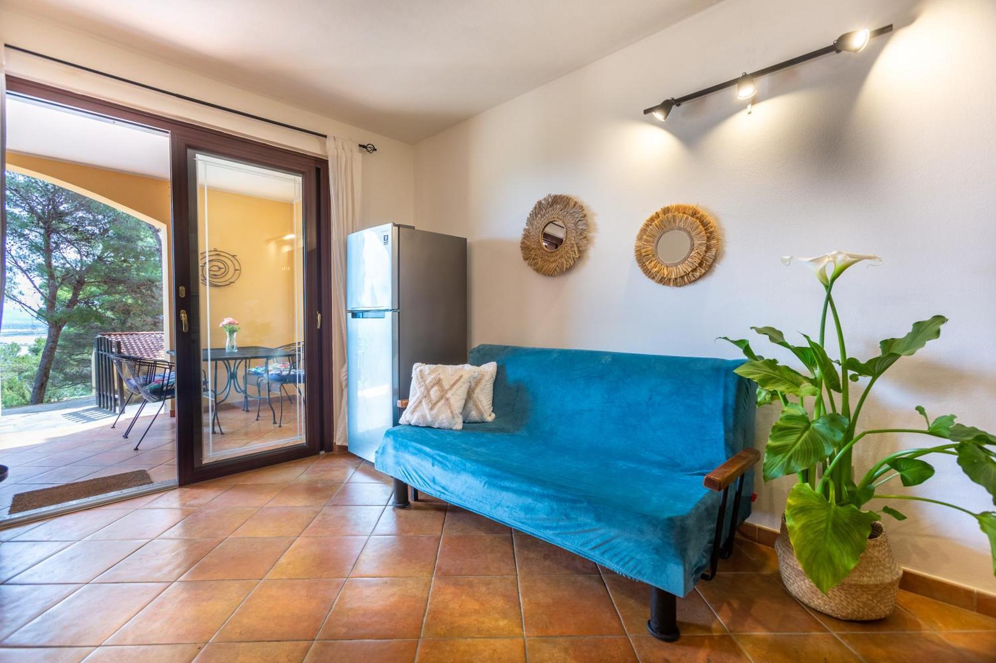 Aetos Home With Shared Swimming Pool - Porto Pino Hill Bagian luar foto