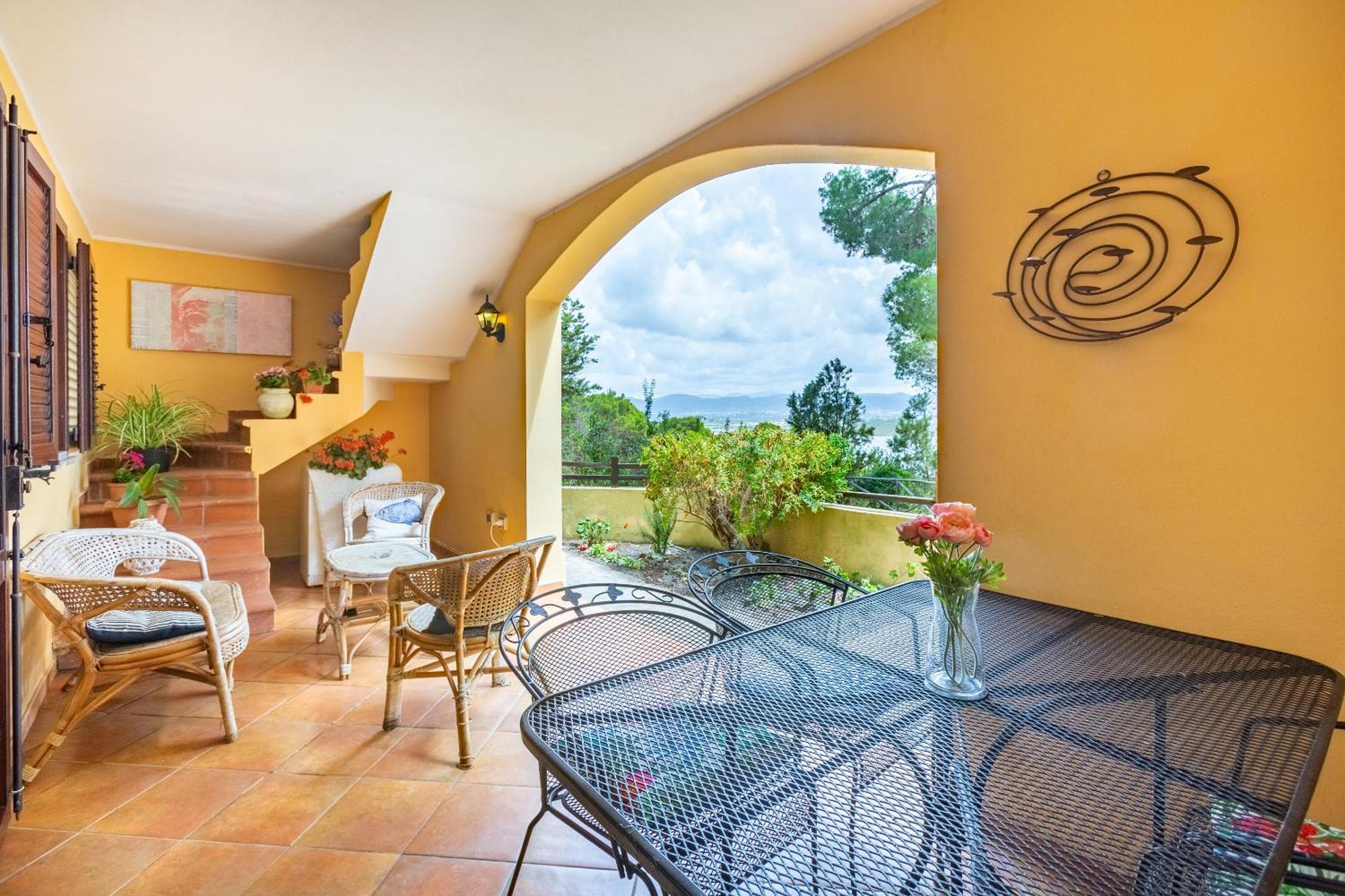 Aetos Home With Shared Swimming Pool - Porto Pino Hill Bagian luar foto